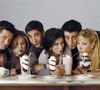 Climão entre estrelas de Friends? Lisa Kudrow teria irritado Jennifer Aniston e outros colegas após revelar quanto o elenco ainda ganha com reprises da série
