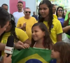 Às vésperas de Brasil x Escócia, uma menina chamou Neymar de 'cai-cai' em entrevista ao vivo e provocou uma onda de reações nas redes sociais