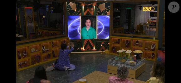 Milena viraliza no BBB 26 com reação intensa a recado de Christian Chávez durante festa do Top 5