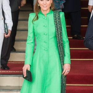 Kate Middleton chama atenção pela elegância atemporal, mas especialista garante que o verdadeiro segredo está nos detalhes quase imperceptíveis de suas produções