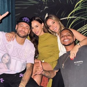 Cris Guedes é casado com Bi Coimbra, que se tornou uma grande amiga de Bruna Biancardi, esposa de Neymar