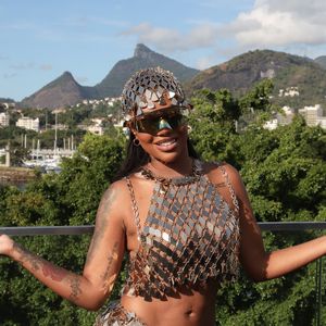 Ludmilla usou look metalizado para seu Fervo da Lud no Carnaval 2025