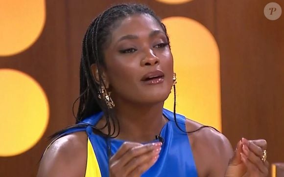 Durante o 'Saia Justa' da última quarta-feira (29), Erika Januza comentou que sua sua vida virou um caos com a separação