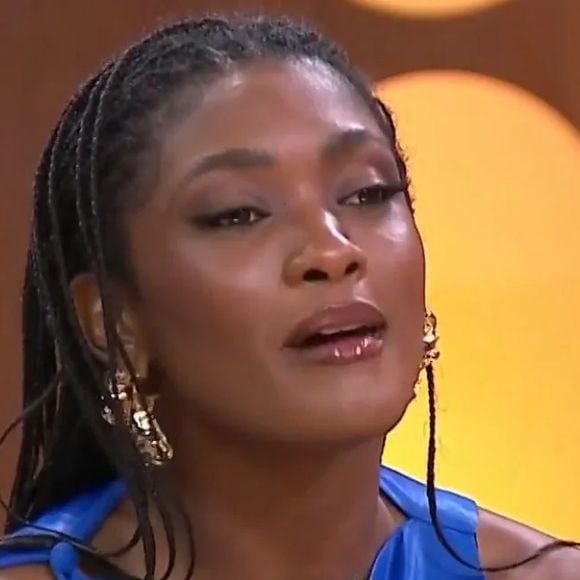 Durante o 'Saia Justa' da última quarta-feira (29), Erika Januza comentou que sua sua vida virou um caos com a separação