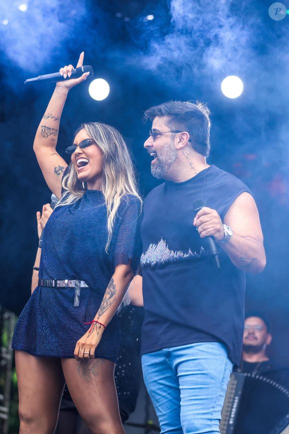 Seu Desejo é formada pelos cantores Yara Tchê e Alessandro Costa