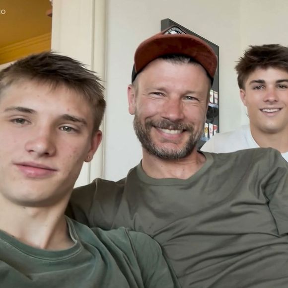 Rodrigo Hilbert se uniu aos filhos João e Francisco para homenagear Fernanda Lima