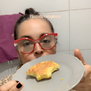 Suzy Rêgo contou que o pão pode ser consumido tanto recheado quanto sem recheio