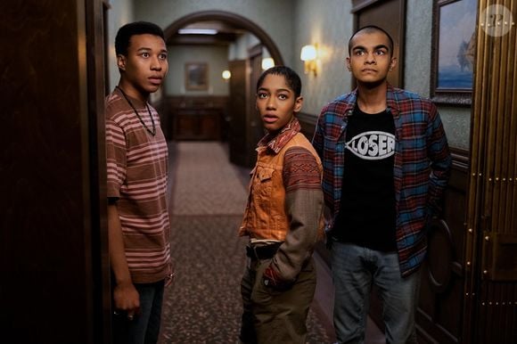 Concebida para ter mais de uma temporada, a série acabou sendo cancelada pela Netflix, mesmo diante de seu potencial ainda a ser explorado e das tramas que não haviam sido fechadas