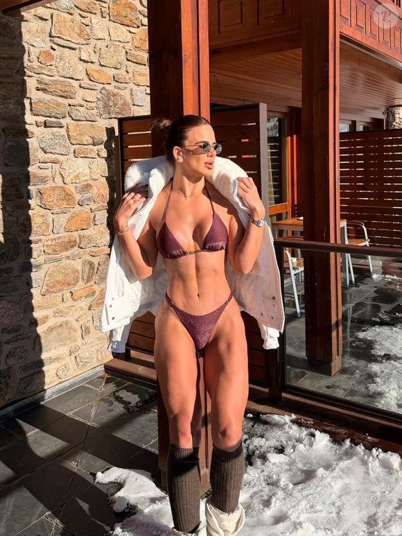 Bruna Cramer passou por uma transformação radical em sua vida ao mudar os hábitos de saúde e emagrecer 23 kg