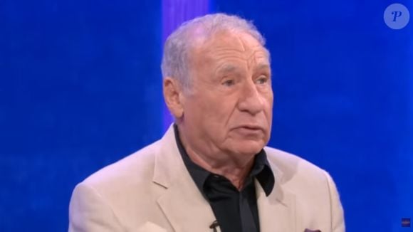 Mel Brooks, aos 95 anos afirmou sobre a morte: 'Quando e se isso acontecer, será um dia triste - para todos menos para mim (risos). Eu gosto de viver. Eu gostaria de fazer isso o máximo que pudesse'