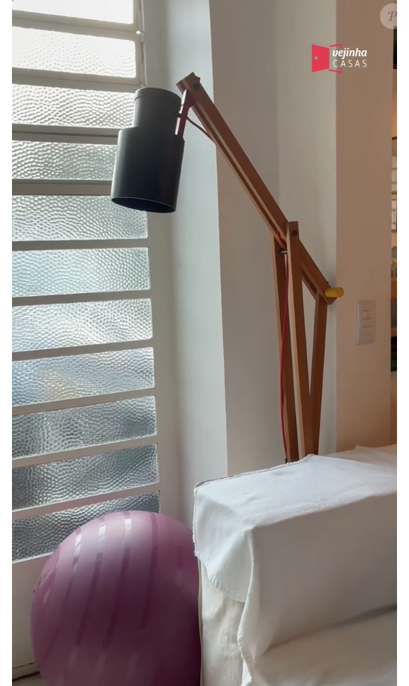 Helena Rizzo também deixa exposta uma luminária que foi feita pelo seu pai
