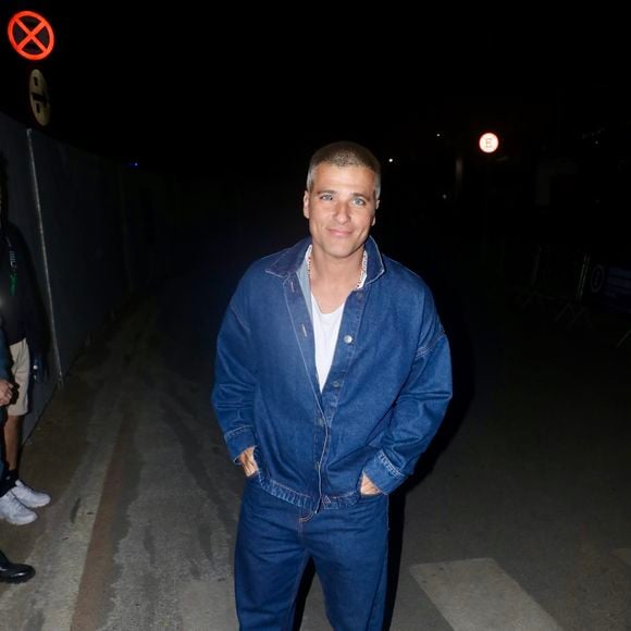 Bruno Gagliasso usou um look mono jeans para ir ao The Town