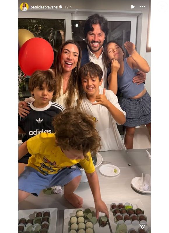 Filho de Rebeca Abravanel e Alexandre Pato 'invadiu' foto de Patricia Abravanel com o marido e os 3 filhos, Pedro, Jane e Senor