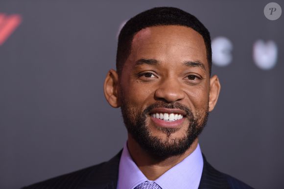 O violinista Brian King Joseph entrou com um processo acusando o artista e a empresa Treyball Studios Management de assédio sexual, demissão indevida e retaliação.