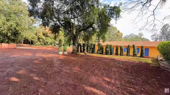 O casamento de Ana Hickmann e Edu Guedes terá como cenário uma fazenda histórica que ganhou até uma vila italiana durante a reforma. De acordo com a Quem, o espaço foi criado para ligar o salão principal à casa da fazenda e receber os convidados em um ambiente aconchegante e iluminado