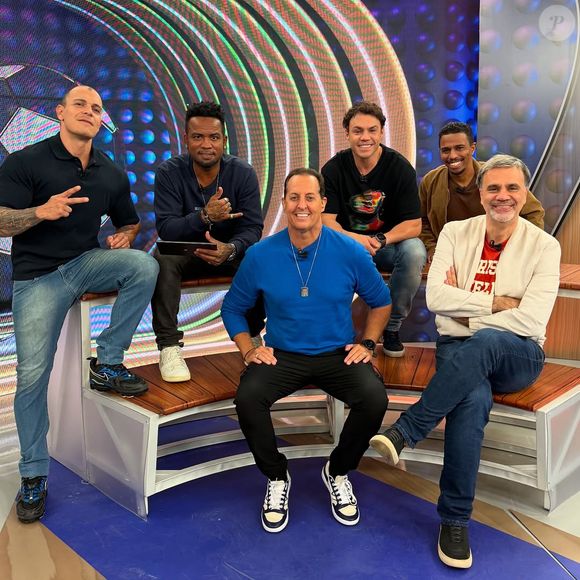 Ex-jogador do Vasco, Carlos Alberto agora é comentarista esportivo