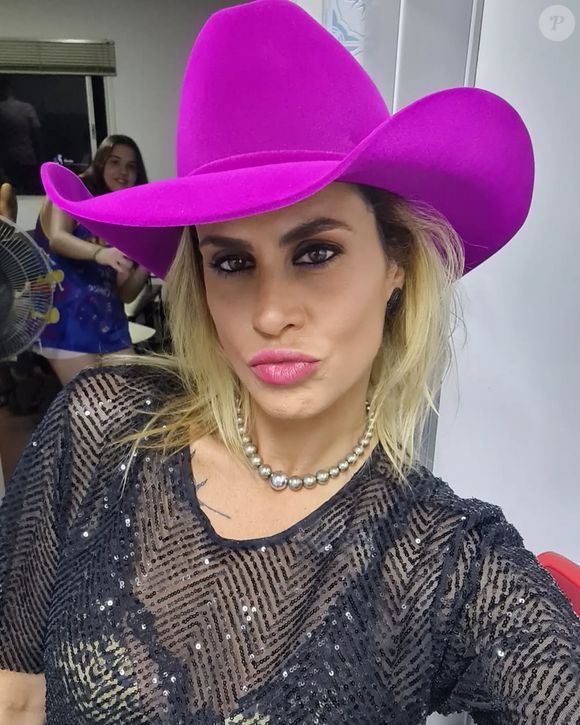 A ex-BBB Aritana Moroni estava no Carnaval de Salvador ao ser detida pela polícia