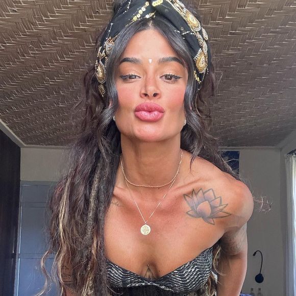 Na web, Aline Campos refletiu sobre o exagero dos procedimentos que já fez