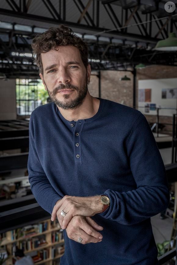 Daniel de Oliveira está com 47 anos