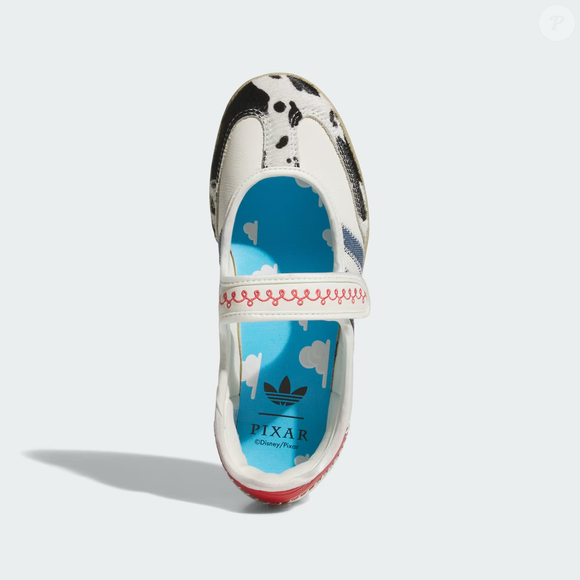 Nostalgia e estilo caminham juntos no Adidas Pixar Toy Story Samba Jane, o modelo que transformou Jessie em ícone fashion