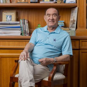 "Ela é minha filha tanto quanto o Paulinho, o Ricardo, o Renato Jr. e a Lívian Aragão. Nunca fiz diferença pela escolha sexual dela, nem por ser adotiva. Filho é filho", disse ele em entrevista