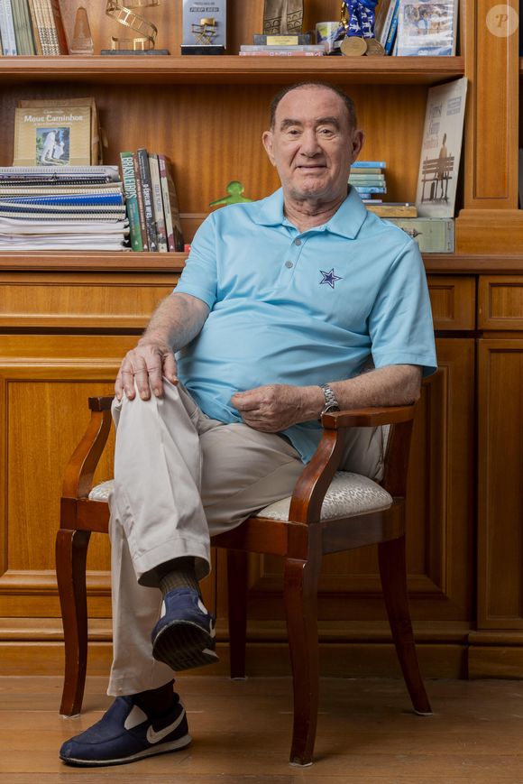 "Ela é minha filha tanto quanto o Paulinho, o Ricardo, o Renato Jr. e a Lívian Aragão. Nunca fiz diferença pela escolha sexual dela, nem por ser adotiva. Filho é filho", disse ele em entrevista