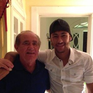 Neymar e Renato Aragão: veja foto do encontro