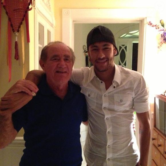 Neymar e Renato Aragão: veja foto do encontro