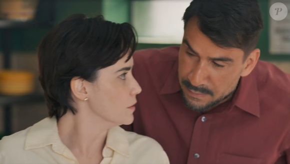 Samira (Fernanda Vasconcellos) foge com Edilberto, mas rapaz morre com um tiro dado por Arminda (Grazi Massafera)