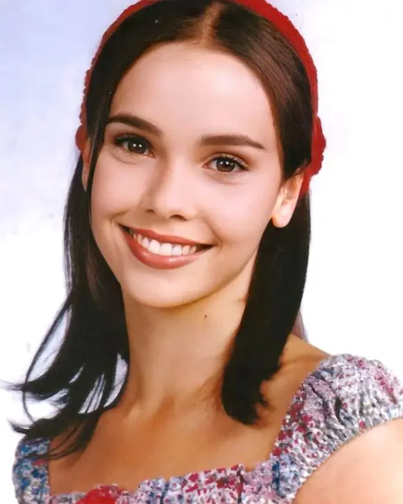 Débora Falabella em foto como Estrela da novela 'Chiquititas', do SBT
