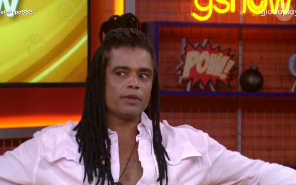 Diogo Almeida, eliminado do 'BBB 25', no 'Bate-Papo BBB' desconversou sobre futuro com Aline fora do jogo
