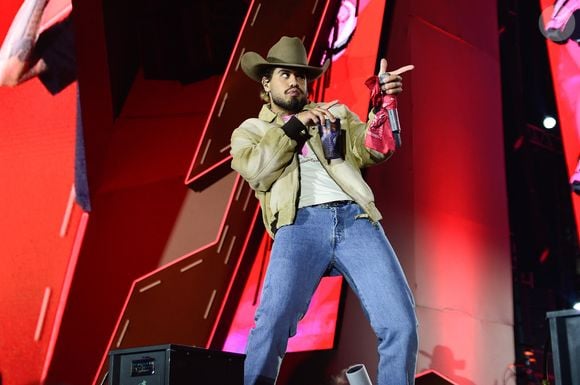 Zé Felipe: uma declaração do cantor durante um show recente em Minas Gerais ajudou a colocar ainda mais lenha na fogueira deste suposto triângulo amoroso