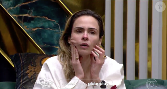 Ainda na edição do vivo, após descobrir também a morte de Oscar Schmidt Ana Paula Renault citou um ocorrido parecido com Xuxa após a morte do pai