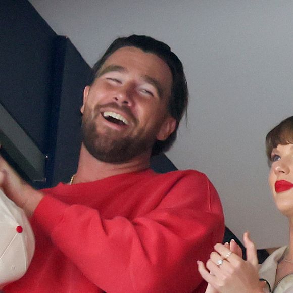 Taylor Swift e Travis Kelce noivos: fãs da cantora já estavam desconfiados do novo passo da relação