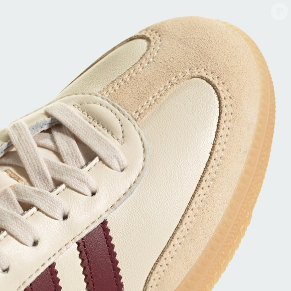 Dos campos de futebol dos anos 1950 às ruas de hoje, o adidas Samba OG segue atravessando gerações e mostra por que continua entre os tênis mais desejados da temporada de inverno