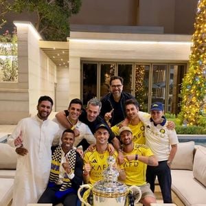 As imagens revelam parte do cotidiano bilionário de Cristiano Ronaldo dentro das mansões que possui em diferentes países