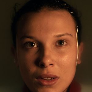 Millie Bobby Brown, apesar de meio apagada na quinta temporada, viralizou na web por outro motivo