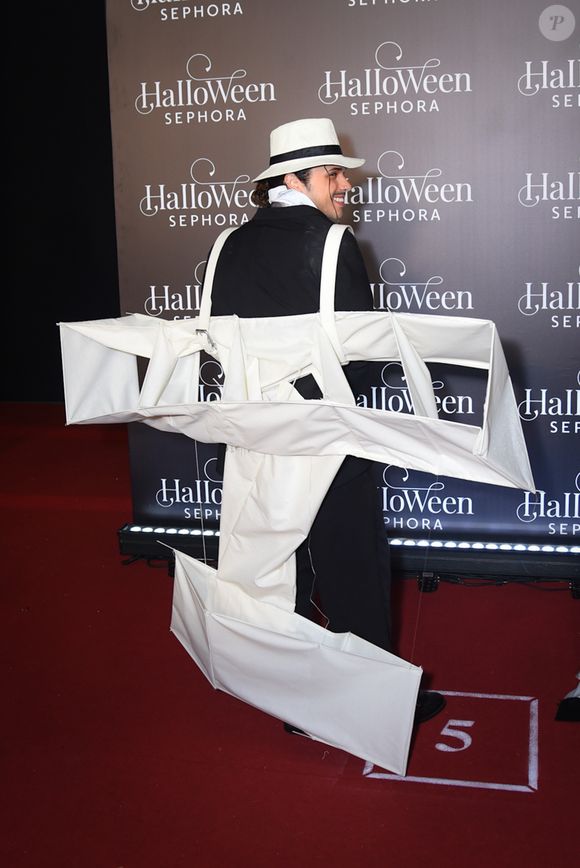 Baile de Halloween da Sephora 2025: Vitão homenageou Santos Dumont e levou um avião em sua fantasia