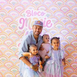 Neymar é pai de Mavie e Mel, com Bruna Biancardi, e de Helena, com Amanda Kimberlly