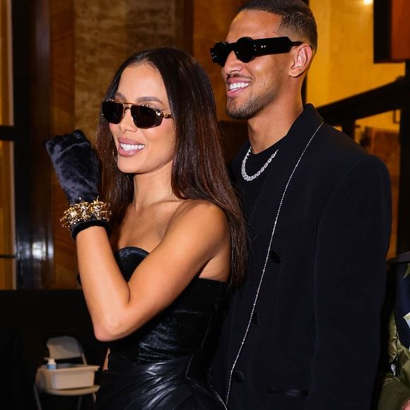 Anitta e Vinicius deixaram de se seguir, no Instagram.