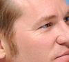Ator de 'Batman', Val Kilmer perdeu irmão de forma precoce, teve mais de 10 namoradas, e sofreu abalo na voz