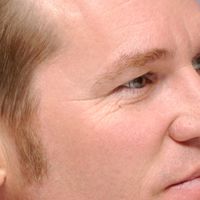 Ator de 'Batman', Val Kilmer perdeu irmão de forma precoce, teve mais de 10 namoradas, e sofreu abalo na voz