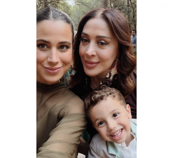 Claudia, Sophia e Luca no casamento da sobrinha da atriz, Kananda Raia, em abril de 2026