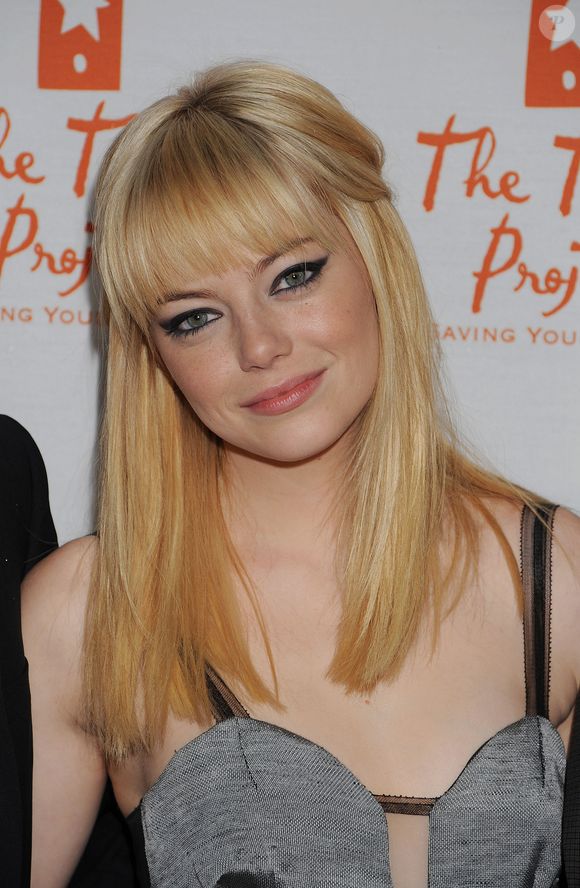 2010: lembram de Emma Stone loira? Pode não parecer, mas ela já foi assim!