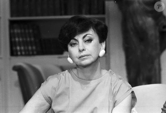 Odete Roitman do original de 'Vale Tudo', Beatriz Segall era filha de dono de escola com uma professora e chegou a substituir a mãe nas aulas de língua