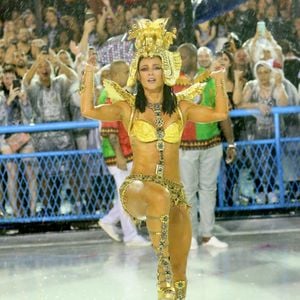 Paolla Oliveira no carnaval: atriz voltou ao posto de rainha de bateria da Grande Rio em 2020
