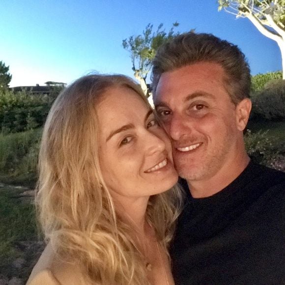 Em acidente de avião Luciano Huck fraturou uma vértebra e a Angélica sofreu uma lesão abdominal