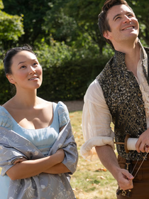 As 12 maiores diferenças da quarta temporada de 'Bridgerton' para o livro 'Um Perfeito Cavalheiro', que inspirou os novos episódios