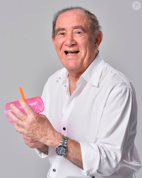 Renato Aragão recebeu o dinheiro da filha em 2018 e deveria quitar a dívida em 5 anos, o que não aconteceu