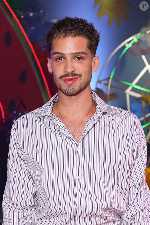 João Guilherme é aquariano: o ator nasceu em 01 de fevereiro